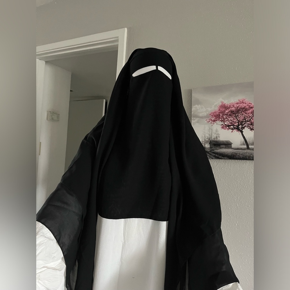 Two layers nose string niqab with beautiful batwing sleeve Arabian dress😍